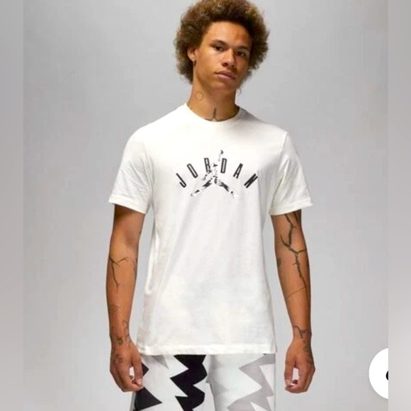 $38 NIKE AIR JORDAN JUMPMAN FLIGHT MVP T-SHIRT CREAM sz S - Picture 1 of 7